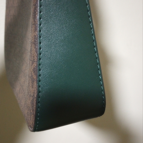 MICHAEL KORS Handbag - Picture 7 of 16